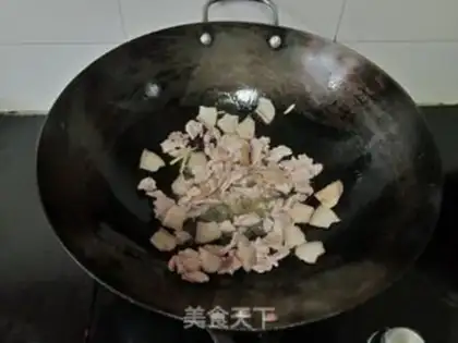 Make Garlic fried meat step 1