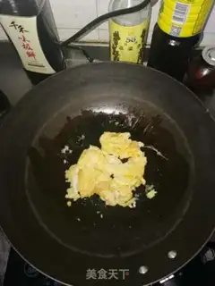 Make Pretzel fried eggs step 1