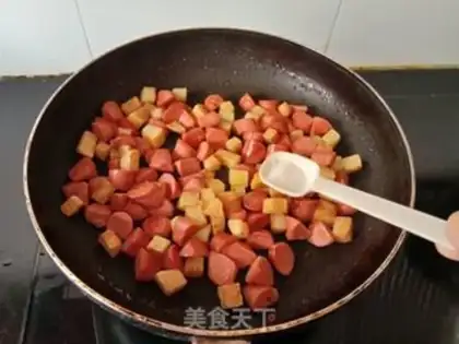 Make Spud ham sausages step 3