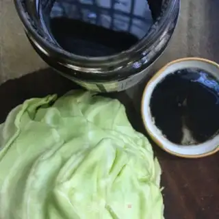 Make Black sesame sauce, buns step 0