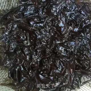 Make Black sesame sauce, buns step 1