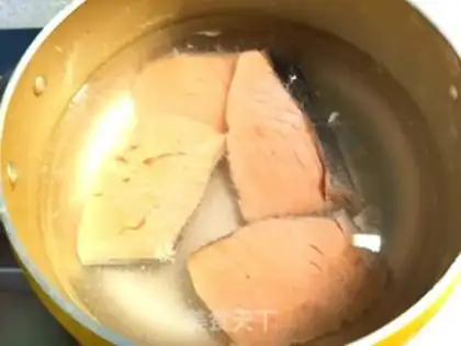Make Pyramid salmon pine step 1