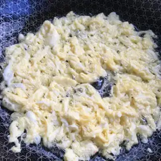 Make The gravy egg box step 4