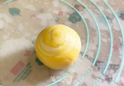 Make Rainbow spiral step 23