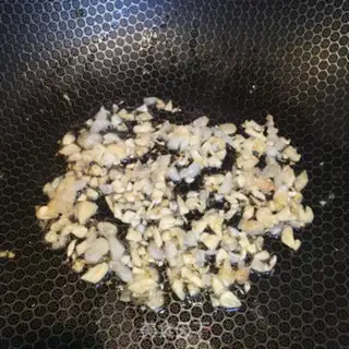 Make Garlic steaming needles and tofu step 5
