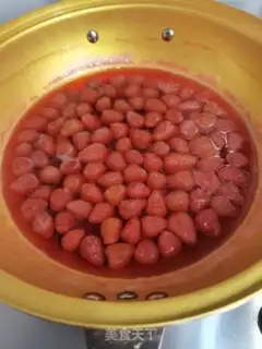 Make Strawberry cans step 4