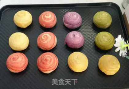 Make Rainbow spiral step 25