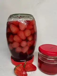 Make Strawberry cans step 5