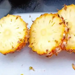 Make Pineapple juice step 1