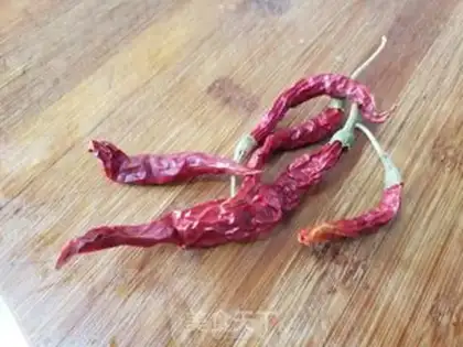 Make Garlic sprouts to the bone step 0