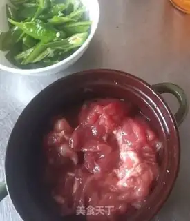 Make Dutch beans and beef chops step 1