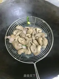 Make Pyramid fried fish step 2