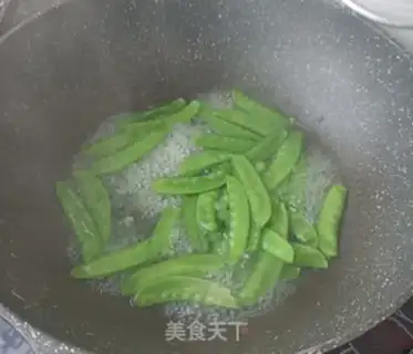Make Garlic Dutch beans step 3