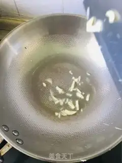 Make Tomato fried eggs step 4