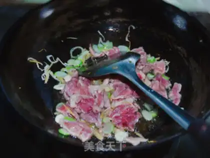 Make Spring fried meat step 2