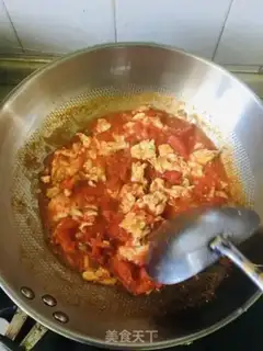 Make Tomato fried eggs step 7
