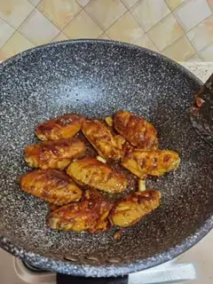 Make Hot chicken wings step 19