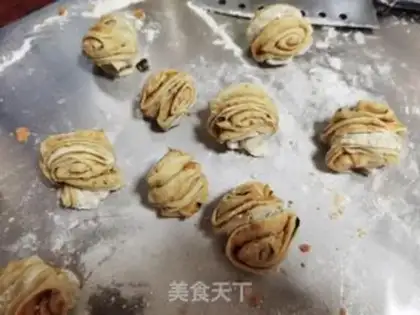 Make The pine pine pine wreath step 12