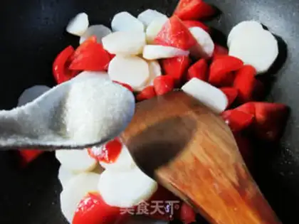 Make Tomato fried mountain medicine step 8
