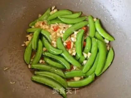 Make Garlic sweet peas step 10