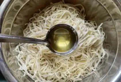 Make Soybeans horned halogen noodles step 1
