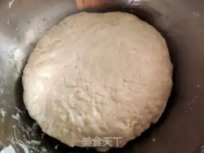 Make Sesame sauce, red sugar rolls step 0