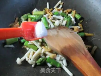 Make ♪ Squeeze the veggies ♪ step 3