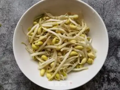 Make Soybeans horned halogen noodles step 6