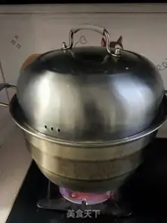 Make Sesame sauce, red sugar rolls step 11
