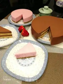 Make Six inches of strawberry mousse cake step 5