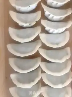 Make Pork dumplings step 4