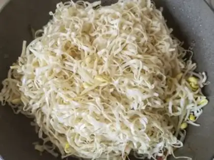Make Soybeans horned halogen noodles step 15