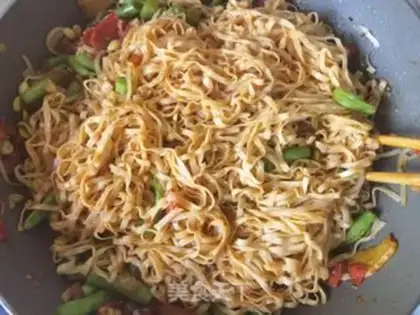 Make Soybeans horned halogen noodles step 16