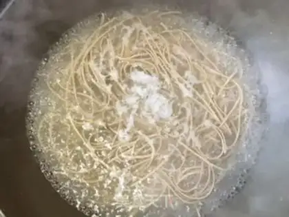 Make Scrambled eggs for wheat noodles step 8