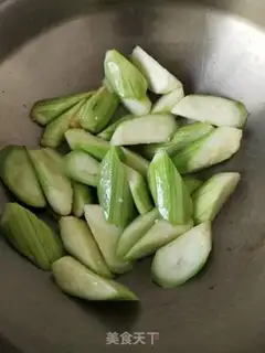 Make Oil and melon soup step 3