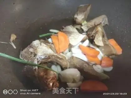 Make Celery makes salted fish step 3