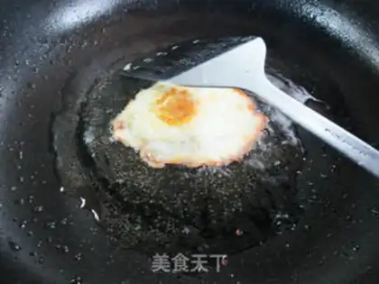Make Creamed eggs step 1