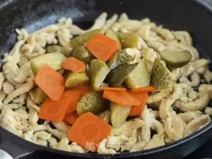 Make Sour cucumber fried chicken step 4