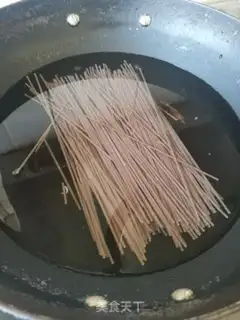 Make Quinbuco soup noodles step 6