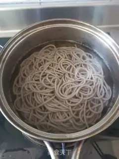 Make Quinbuco soup noodles step 16