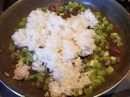 Make Weenie fried rice step 4