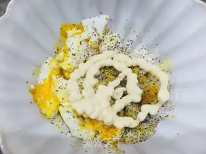 Make Butter egg sandwich step 3
