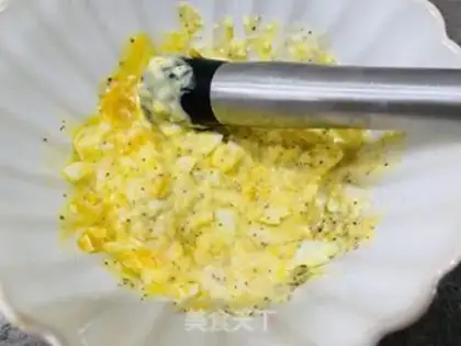 Make Butter egg sandwich step 4