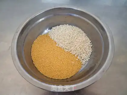 Make Apple date congee step 1