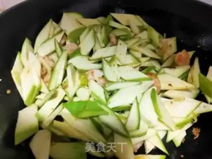 Make Snack eggs and shrimp step 6