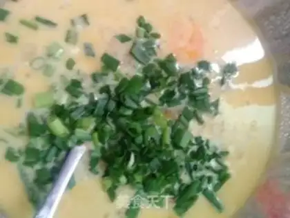 Make Onion omelet step 4