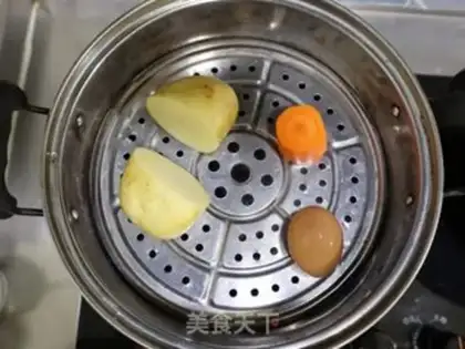 Make Japanese potato salad step 1