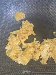 Make Garlic fried eggs step 7