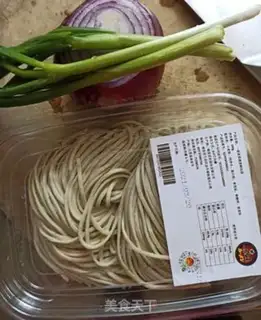 Make Onion noodles step 0
