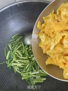 Make Garlic fried eggs step 10